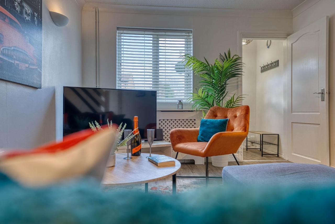 Capri 13 Sa - Contemporary 2 Bedroom House In Loughborough With Free Parking, Close To Loughborough University & M1 Motorway Zewnętrze zdjęcie