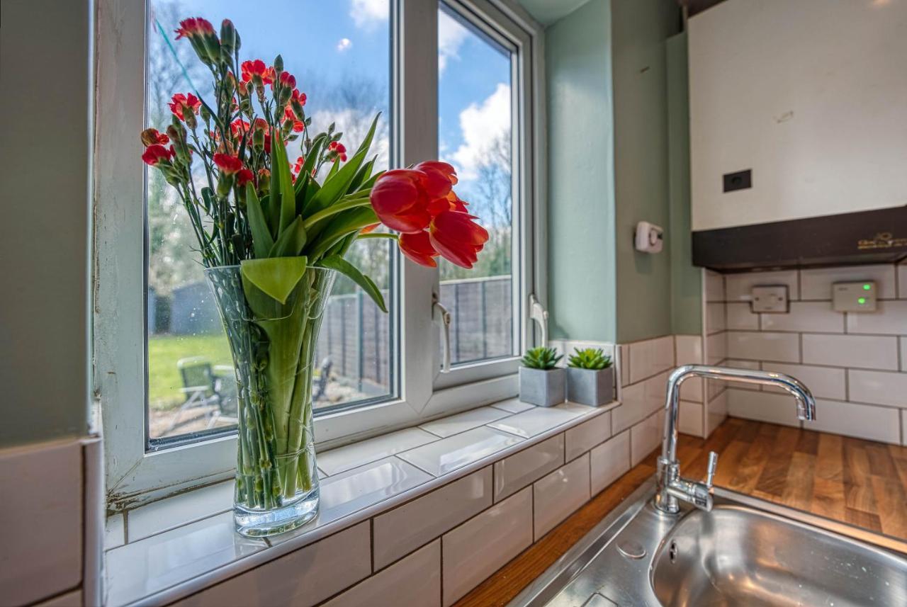 Capri 13 Sa - Contemporary 2 Bedroom House In Loughborough With Free Parking, Close To Loughborough University & M1 Motorway Zewnętrze zdjęcie